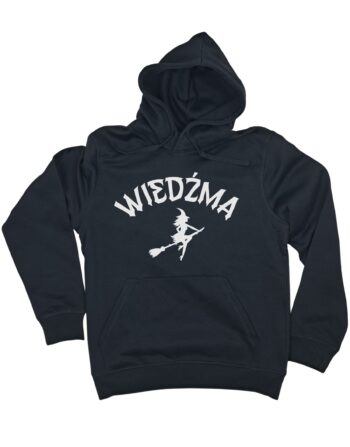 czarna damska bluza z kapturem z grafiką przedstawiającą wiedźmę lecącą na miotle i napis 'Wiedźma' zaprezentowana na płasko