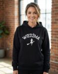 bluza-dla-dziewczyny-z-kapturem-wiedzma-czarna