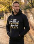 bluza-z-kapturem-dla-chlopaka-nie-dotykac-czarna