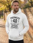 bluza-z-kapturem-prezent-na-urodziny-pierwsze-40-lat-biala