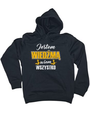 czarna damska bluza z kapturem z napisem 'Jestem wiedźmą wiem wszystko' zaprezentowana na płasko