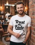 koszulka-barber-trust-the-fade-biala