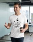 koszulka-dla-szefa-coffee-delegate-repeat-biala
